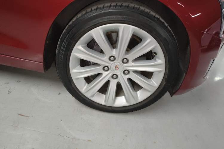 Used Cadillac ATS-L 2014 25T Comfort Model Right Front Wheel Hub