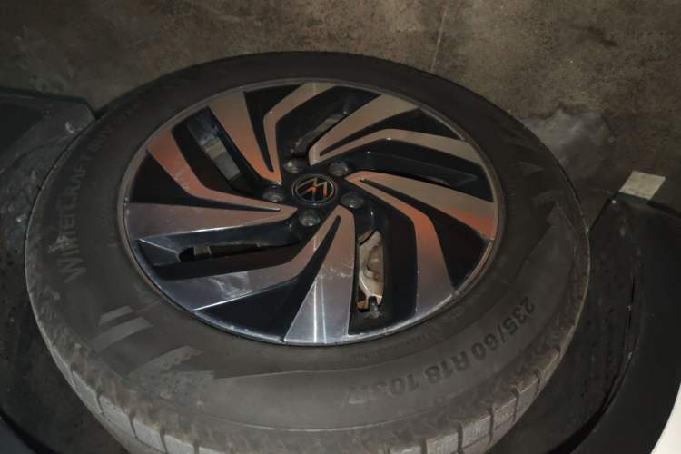 Used Volkswagen Tiguan L 2024 300TSI Automatic Two-Wheel Drive Smart Edition Right Front Wheel Hub