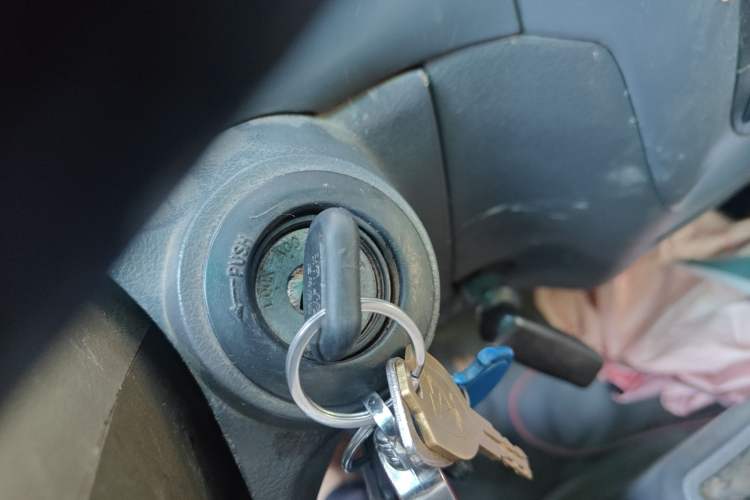 Used Foton Scenic 2014 2.0L Express Standard Long-Wheelbase Low-Roof 4Q20M
