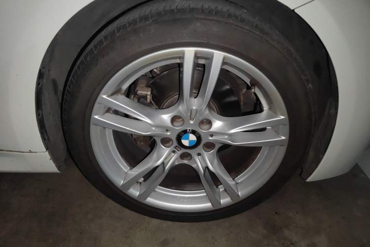 Used BMW 3 Series 2018 320Li Leading Model M Sport Package Right Front Wheel Hub