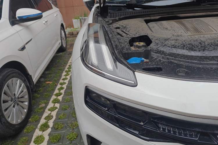 Used Lynk & Co 06 EM-P 2022 PHEV 84 km Range Pro Version