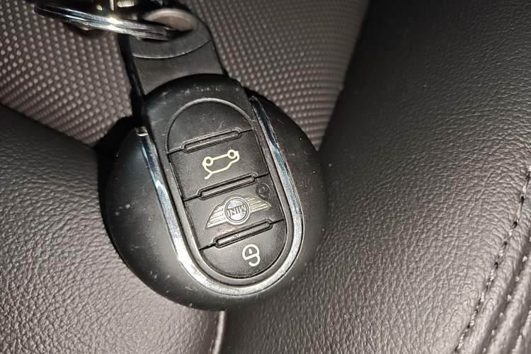 Used MINI MINI 2022 1.5T COOPER Classic Edition
