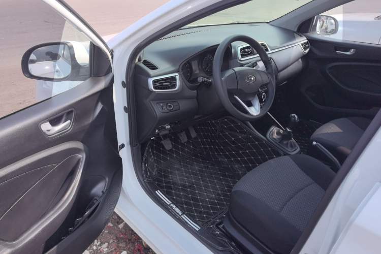 Used Hyundai Verna (older generation) 2017 1.4L Manual Refreshed Version China VI Standard
