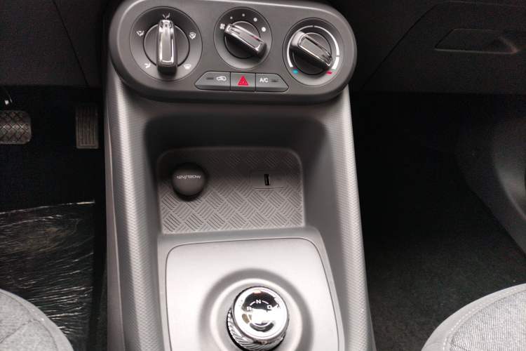 Used Wuling Hongguang New Energy 2025 Extended-Range Hybrid 50KM Comfort Version
