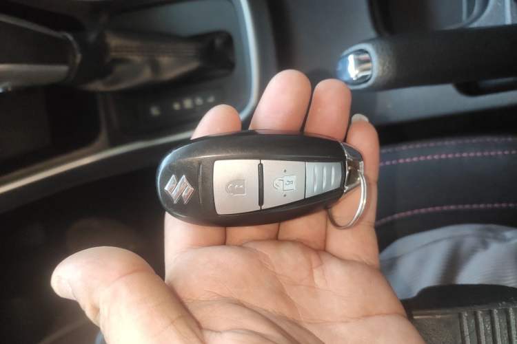 Used Suzuki S-Cross 2015 1.6L CVT Two-Wheel Drive Entry-Level Trim
