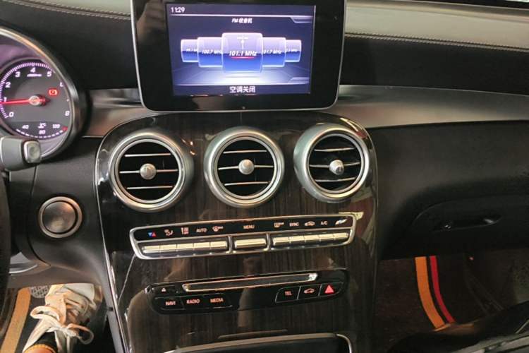 Used Mercedes-Benz GLC 2017 GLC 260 4MATIC Luxury Model

