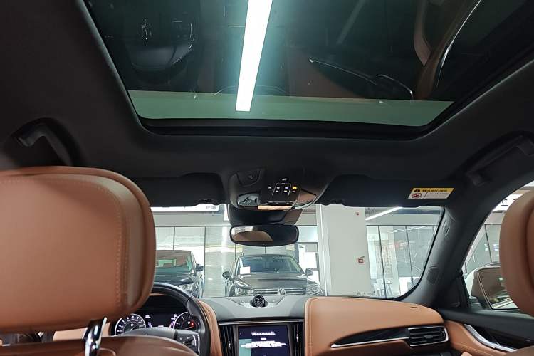 Used Maserati Levante 2021 3.0T Standard Edition Headliner