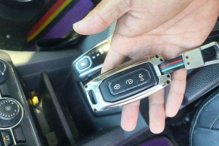 Used JMC Yuhu 7 2020 2.0T Diesel Automatic 4x4 Comfort Edition Short Wheelbase China VI Standard JX4D20A6L
