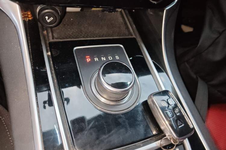 Used Jaguar XE 2018 2.0T 200 PS Two-Wheel-Drive R-Sport Sport Edition
