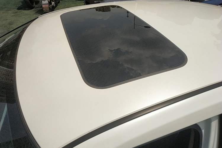 Used Nissan Lannia 2016 1.6L CVT Smart Cool Edition Roof