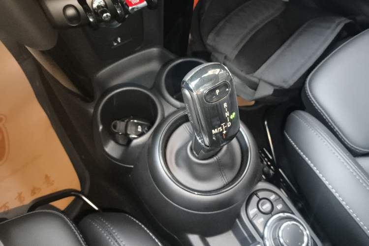 Used MINI MINI 2022 1.5T COOPER Classic Edition
