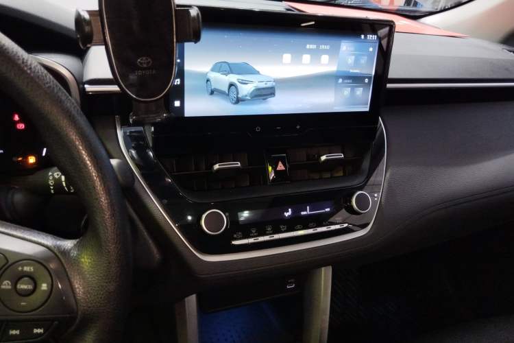 Used Toyota FRONTLANDER 2024 2.0L CVT Luxury Edition
