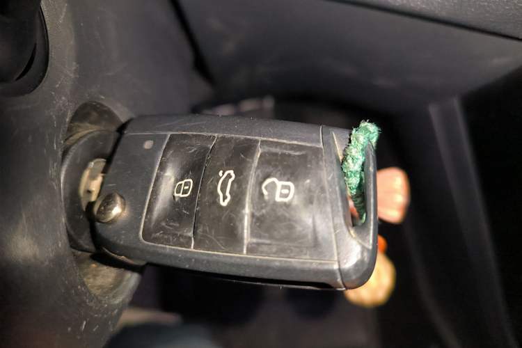 Used Volkswagen Tacqua 2020 1.5L Automatic R-Line Vehicle Key