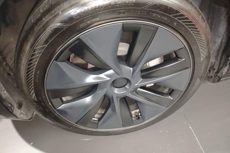 Used Tesla Model Y 2024 Rear-Wheel-Drive Version
