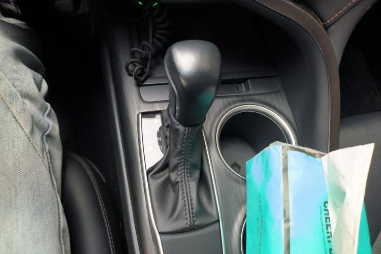 Used Toyota Camry 2021 2.0G Luxury Edition
