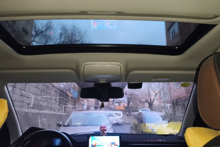 Used FAW Senya R7 2016 1.6L Manual Luxury Version Headliner