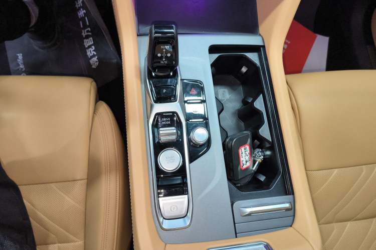 Used Lynk & Co 09 2024 2.0T Four-Wheel Drive Sport Edition Five Seats Gear Lever