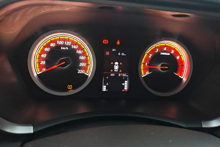 Used Soueast DX5 2021 1.5L Manual Deluxe Upgrade Version
