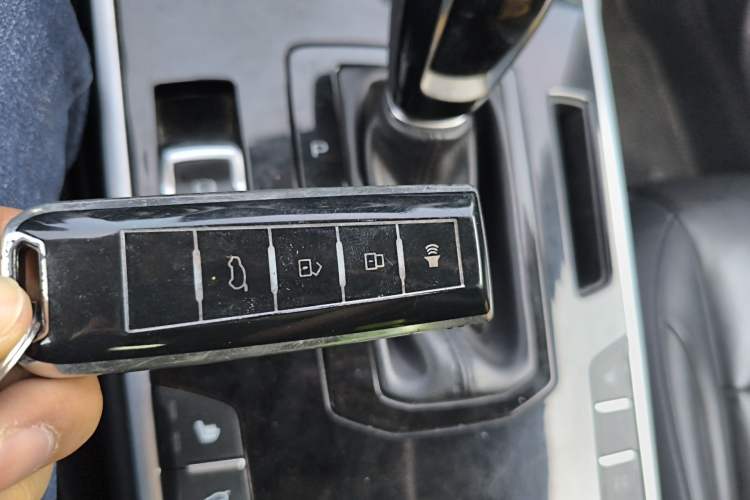 Used Wey VV7 2017 2.0T Flagship Model
