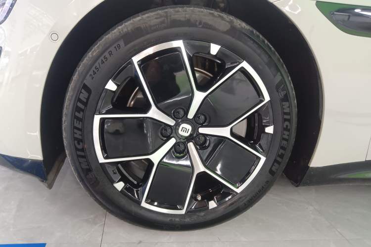 Used Xiaomi Auto SU7 2024 Rear-Drive Long-Range Intelligent Driving Version Left Front Wheel Hub