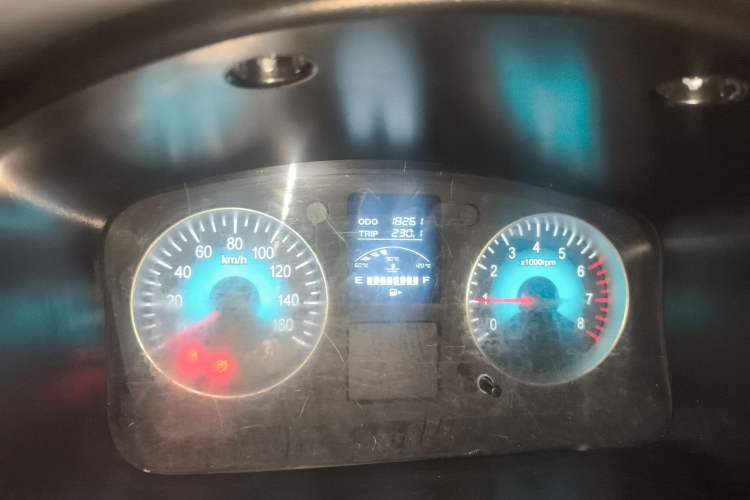 Used Jinbei New Hiace X30L CNG 2023 100L CNG Wealth Edition Bus 6/7 Seats No Air Conditioning SWCC15M
