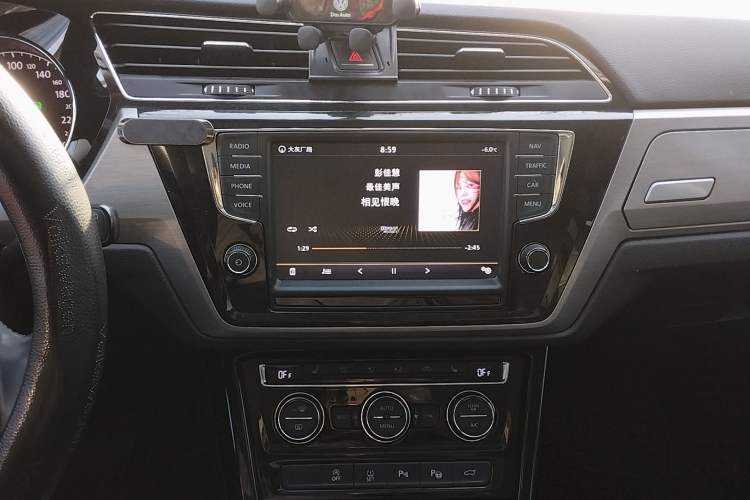 Used Volkswagen Touran 2018 Volkswagen Touran L 280TSI DSG Luxury Edition 6-seater
