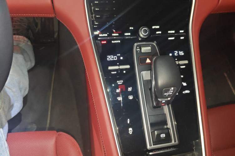 Used Porsche Panamera 2023 Panamera 4 Executive Long Wheelbase 2.9T Gear Lever