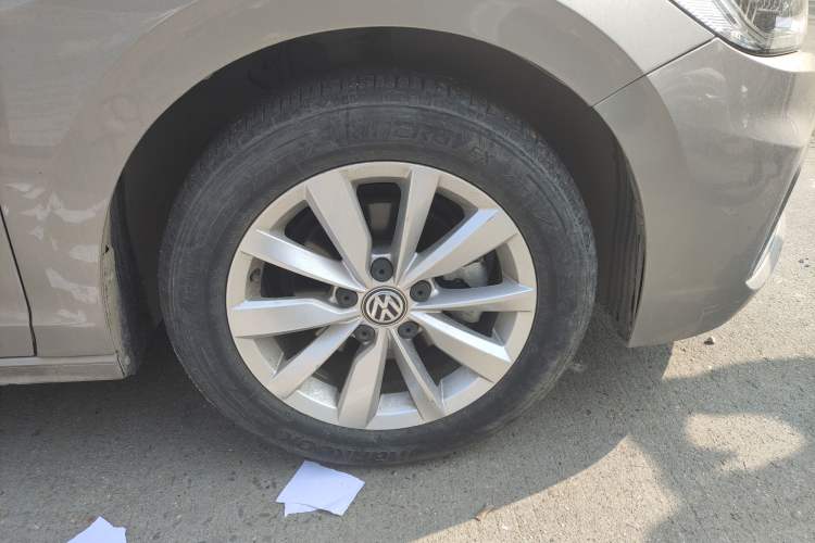 Used Volkswagen Bora 2020 1.5L Automatic Elite Version Right Front Wheel Hub