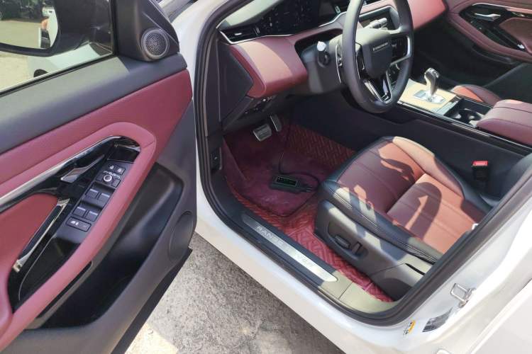 Used Land Rover Range Evoque 2021 Range Rover Velar 249 PS R-Dynamic S Performance Edition Driver Seat