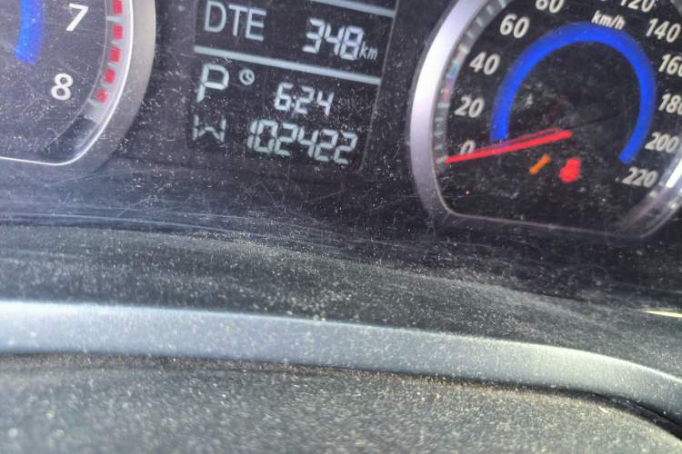 Used Zotye Z300 2014 1.6L Drive-Value Edition Automatic Elite Model
