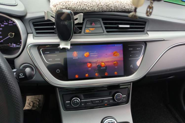 Used Geely Auto Emgrand GL 2018 1.4T DCT Elite Smart Connectivity Version Audio And AC Panel