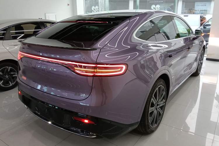 Used Hima Luxeed R7 2025 Extended-Range 331km Ultra Rear Right 45 Deg