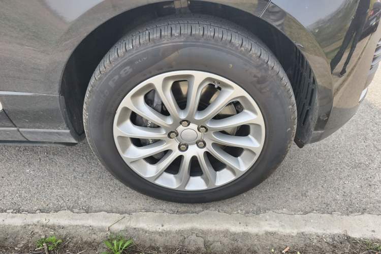 Used Land Rover Range Vogue 2017 3.0T Gasoline Base Version U.S. Specification Right Front Wheel Hub