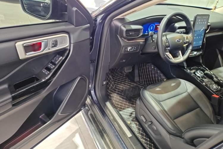 Used Ford Explorer 2020 EcoBoost 285 4x4 Titanium Edition 7-Seater
