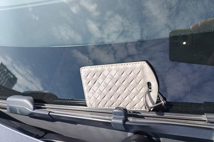 Used Tesla Model Y 2022 Long-Range All-Wheel-Drive Version