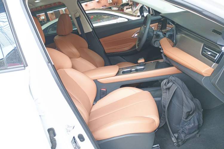 Used Oshan X7 PLUS 2023 Enjoy Edition 1.5T Automatic Pilot Model 7 Seats