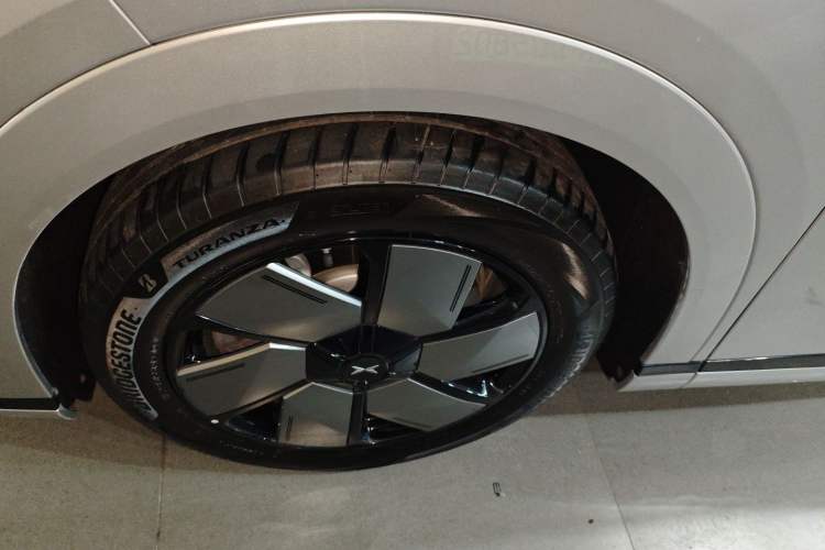 Used XPeng X9 2024 702 Ultra-Long Range Pro