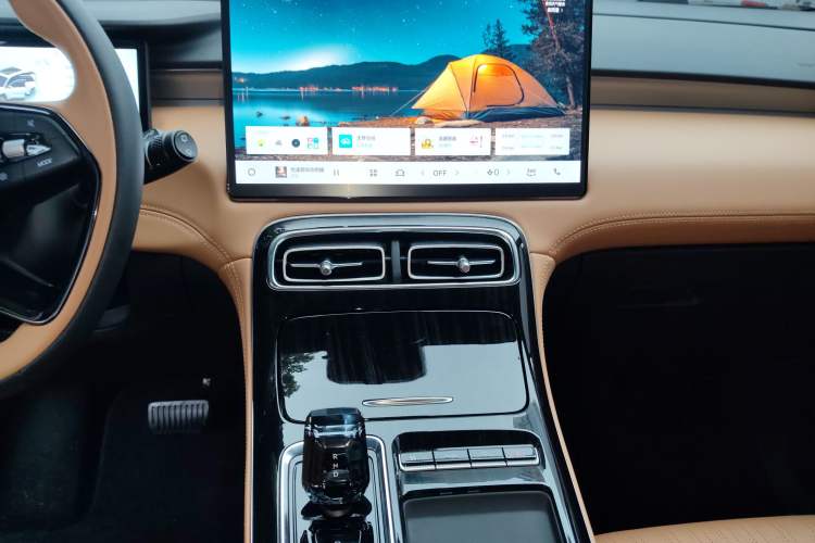 Used Geely Auto FX11 2025 4th Generation 1.5TD DCT Jinxiu Audio And AC Panel