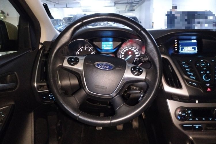 Used Ford Focus 2012 Sedan 1.6L Manual Fashion Edition
