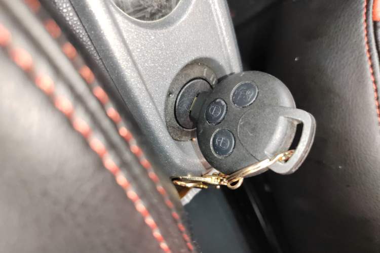 Used smart fortwo 2012 1.0 MHD Hardtop Standard Edition Vehicle Key