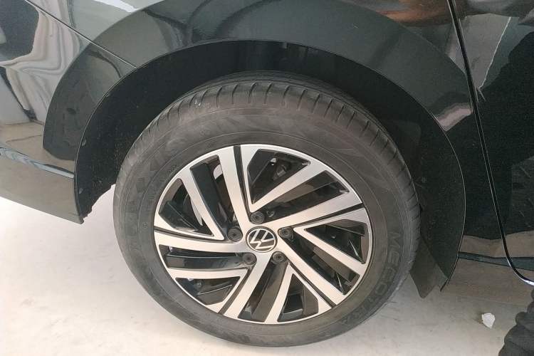 Used Volkswagen Lavida 2023 1.5L Automatic 5 Million Edition Right Rear Wheel Hub