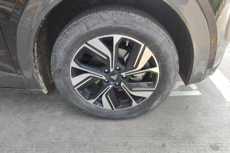 Used NETA U 2023 NETA U-Ⅱ Challenge Edition 500 U Show – Lithium Iron Phosphate Right Front Wheel Hub