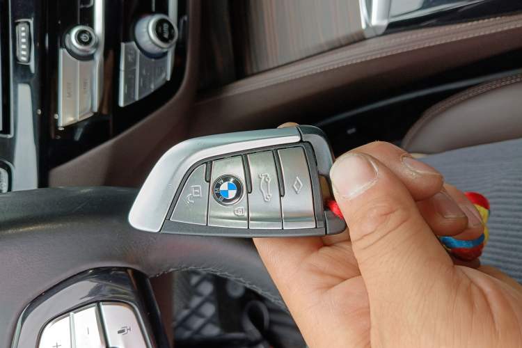 Used BMW 5 Series 2018 Revised Version 530Li Leading Edition Luxury Package Vehicle Key