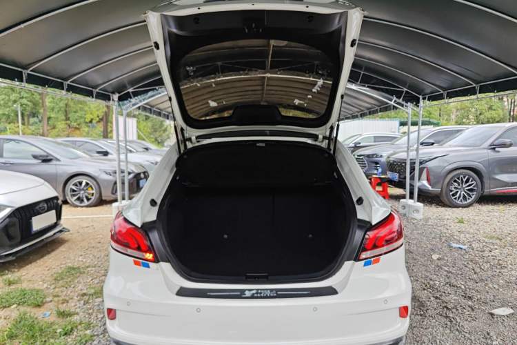 Used MG 6 2019 20T Automatic Starlight Edition Trunk