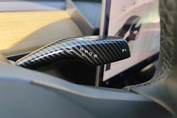 Used Tesla Model Y 2023 Long-Range All-Wheel-Drive Version
