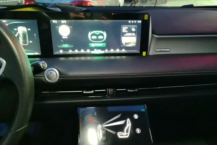 Used NETA U 2023 NETA U-Ⅱ 400 U Show Edition – Lithium Iron Phosphate
