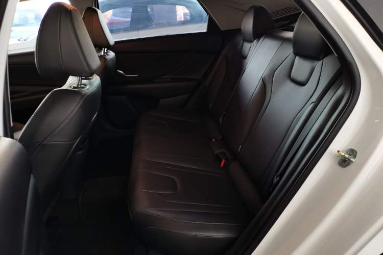 Used Hyundai Elantra 2022 1.5L CVT LUX Prestige Edition
