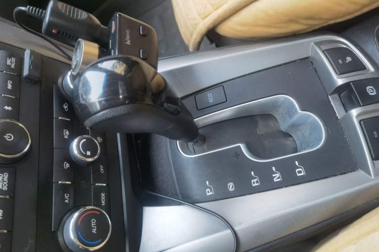 Used Chevrolet Captiva 2015 2.4L 4x4 Flagship Edition 7-Seater