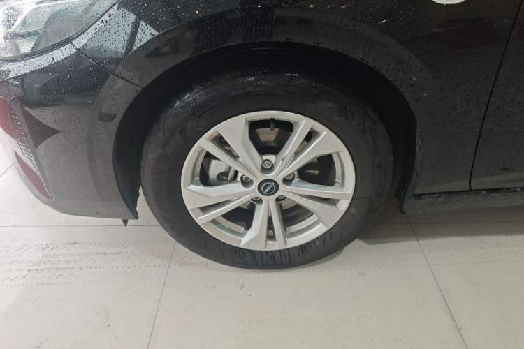 Used Nissan Sylphy 2026 Model 1.6L CVT Genuine Edition Exterior 4