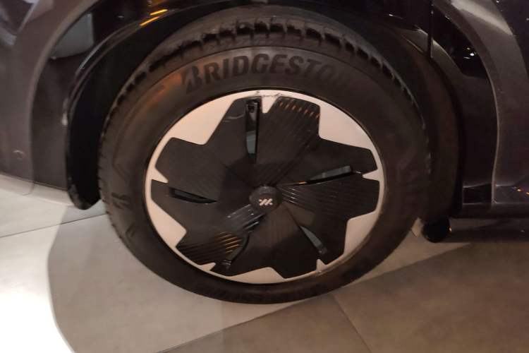 Used IM LS7 2023 100kWh Lux Rear-Drive Version